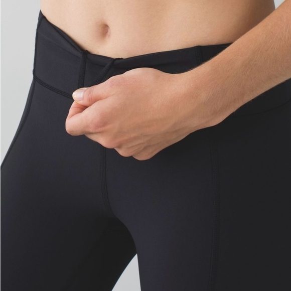 Lululemon black tight stuff tight legging size 6​​​ - Picture 4 of 13